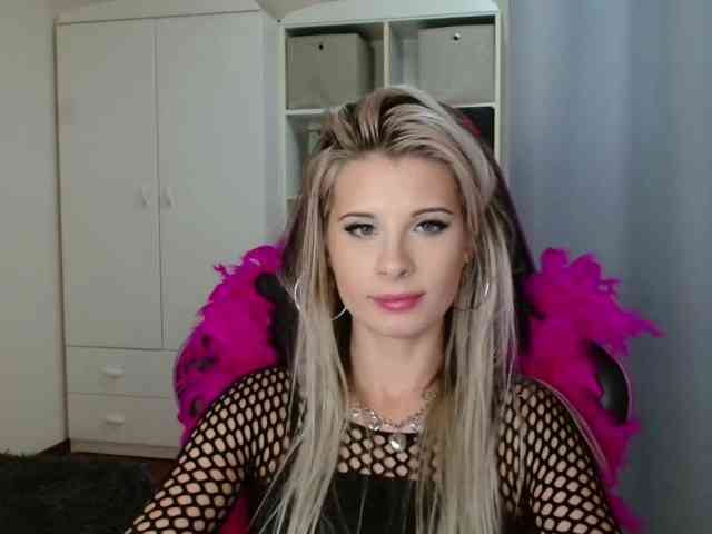 KristineNatural webcam