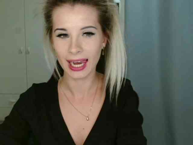 KristineNatural webcam