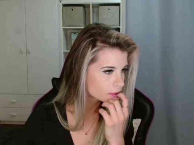 KristineNatural webcam