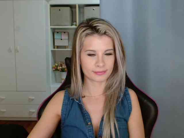 KristineNatural webcam