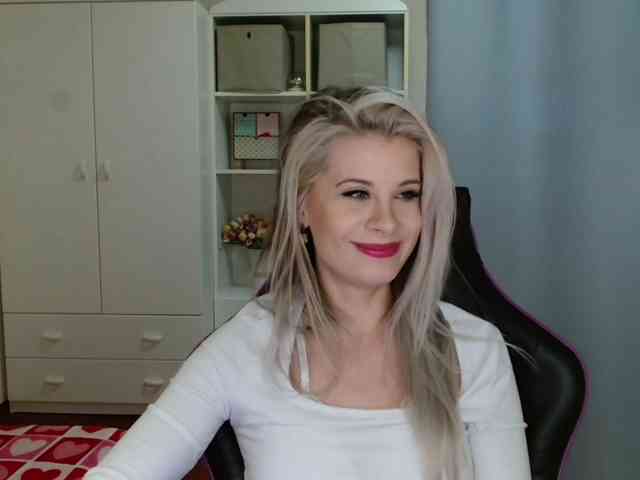 KristineNatural webcam