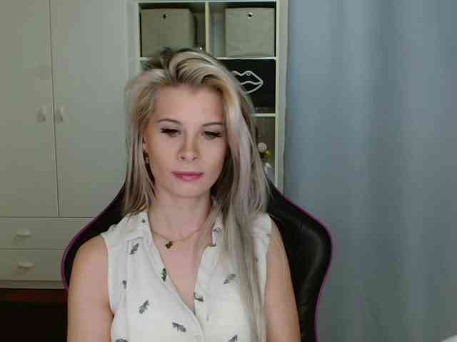 KristineNatural webcam