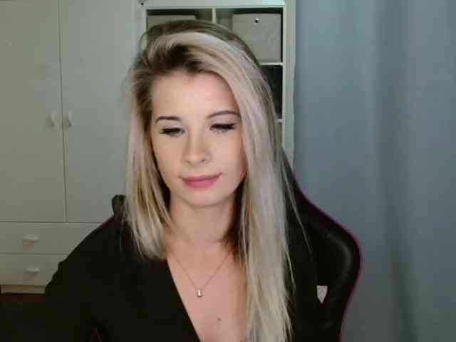 KristineNatural webcam