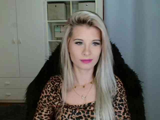 KristineNatural webcam