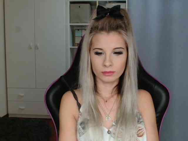 KristineNatural webcam