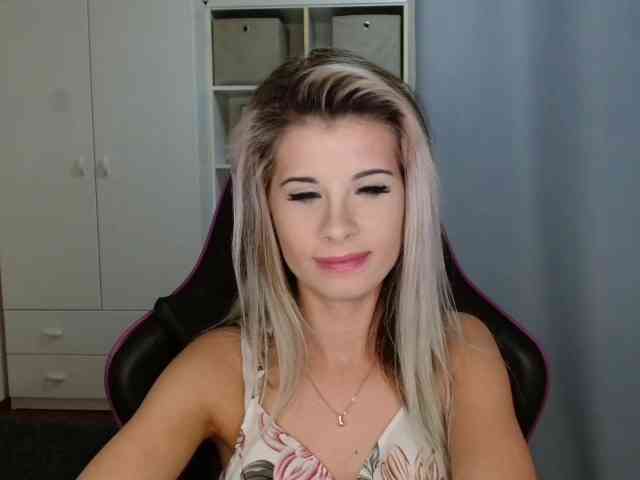 KristineNatural webcam