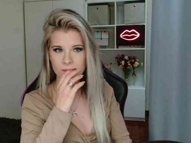 KristineNatural webcam