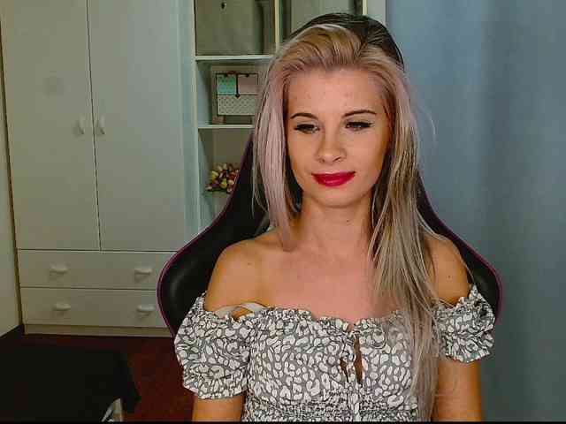 KristineNatural webcam