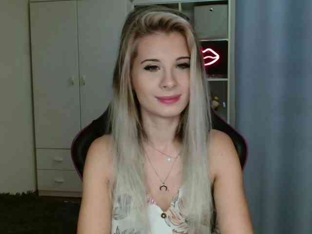 KristineNatural webcam