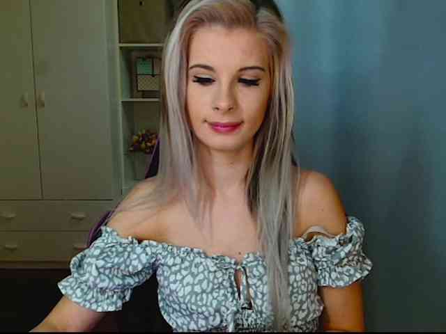 KristineNatural webcam