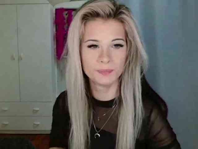 KristineNatural webcam