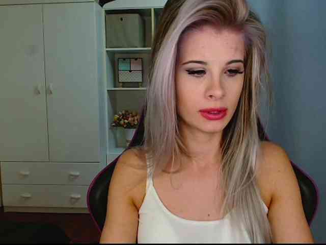 KristineNatural webcam