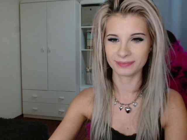 KristineNatural webcam