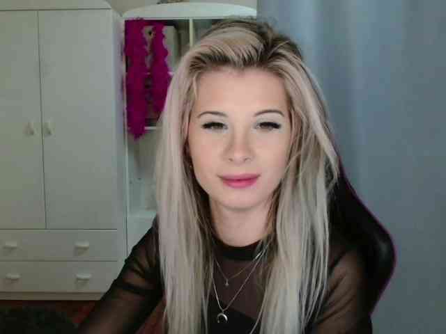 KristineNatural webcam