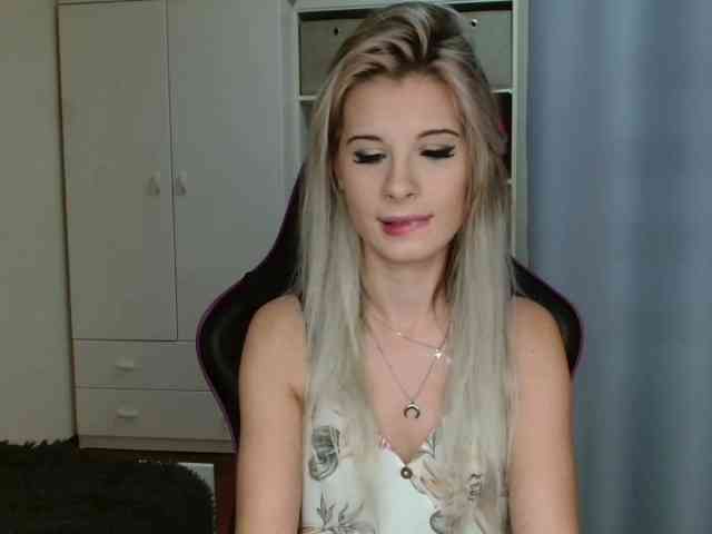 KristineNatural webcam