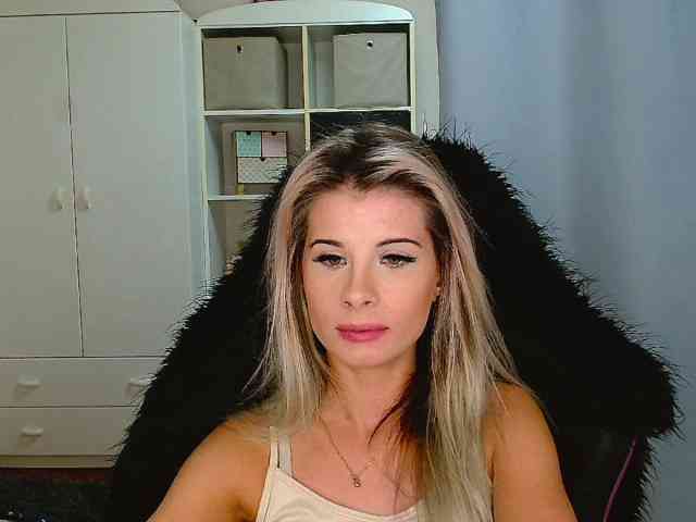 KristineNatural webcam