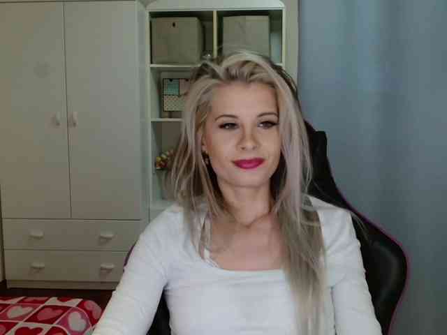 KristineNatural webcam