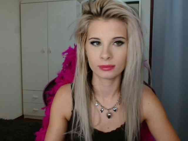 KristineNatural webcam
