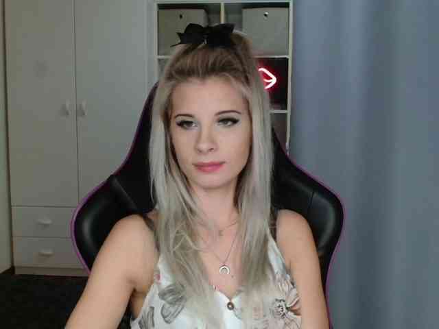 KristineNatural webcam