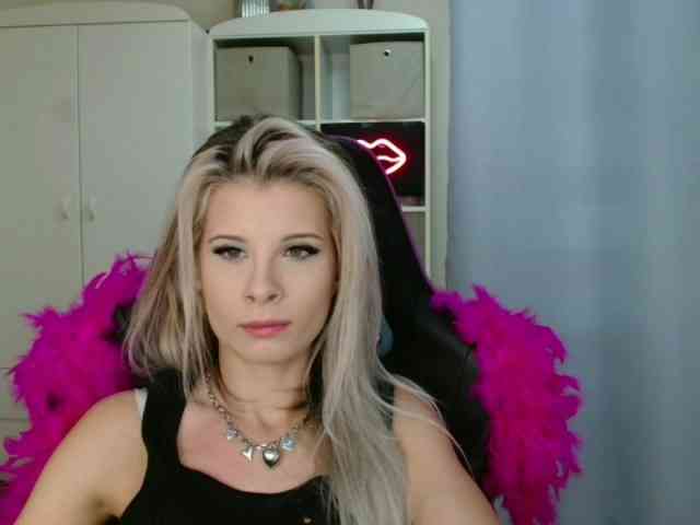 KristineNatural webcam