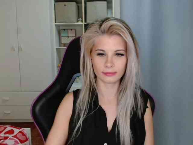 KristineNatural webcam