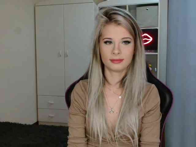 KristineNatural webcam