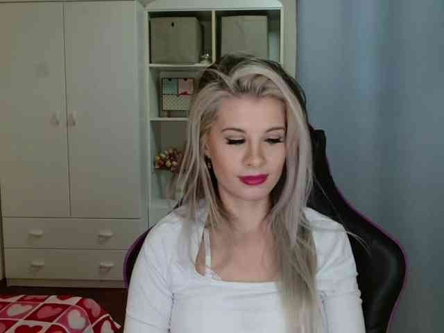 KristineNatural webcam