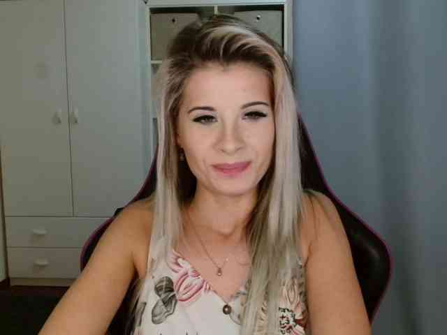 KristineNatural webcam