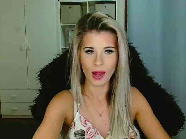 KristineNatural webcam