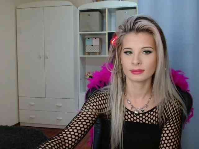 KristineNatural webcam