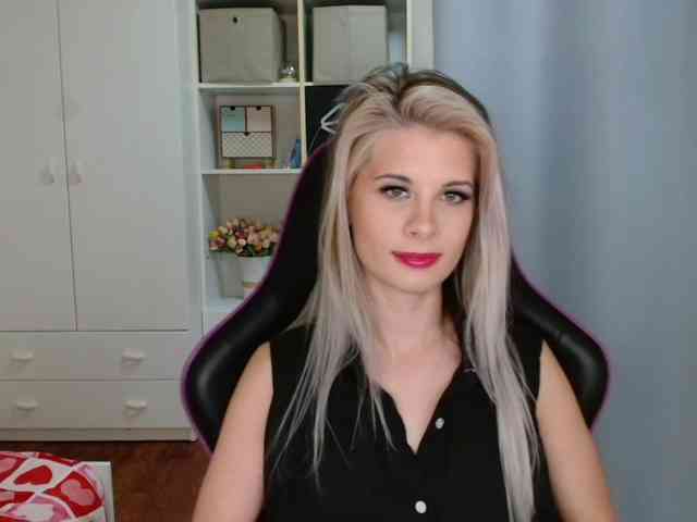 KristineNatural webcam