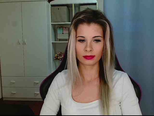 KristineNatural webcam