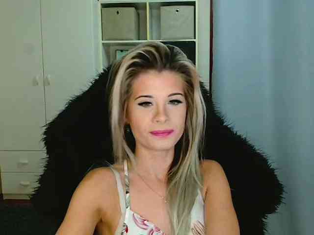 KristineNatural webcam