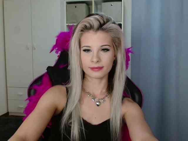 KristineNatural webcam