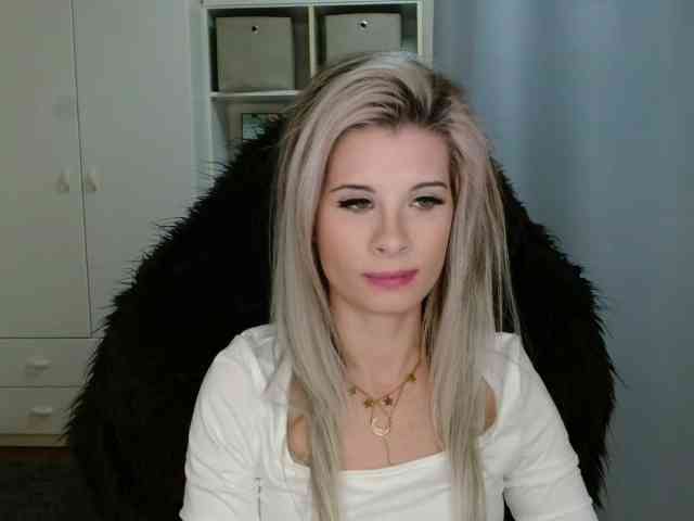 adult chatting KristineNatural