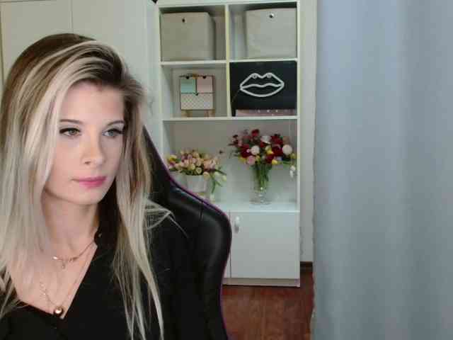 KristineNatural webcam
