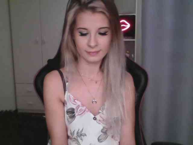 KristineNatural webcam