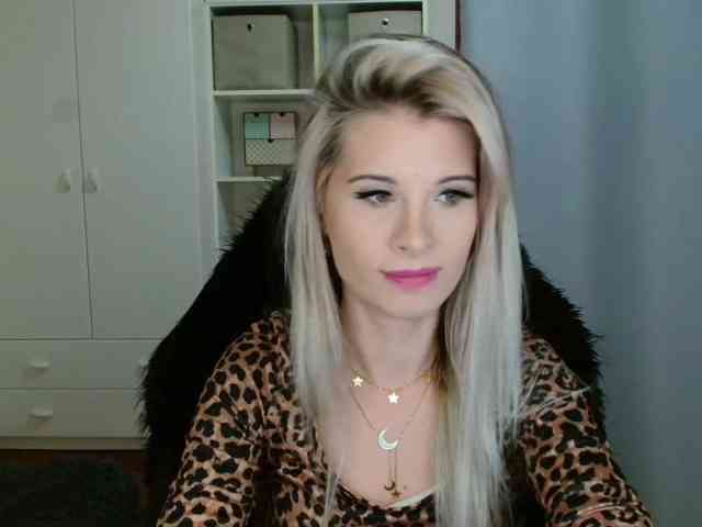 KristineNatural webcam