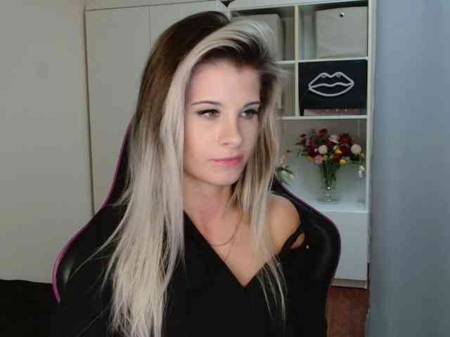 KristineNatural webcam