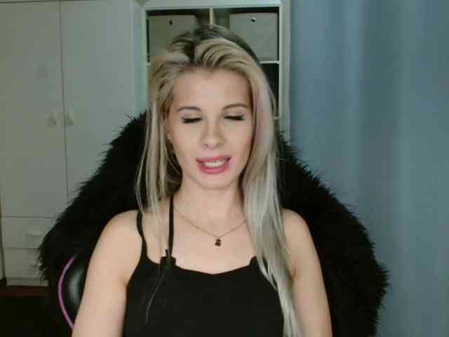 KristineNatural webcam