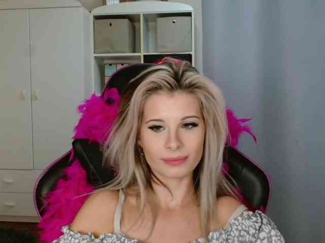 KristineNatural webcam