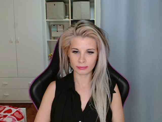 KristineNatural webcam