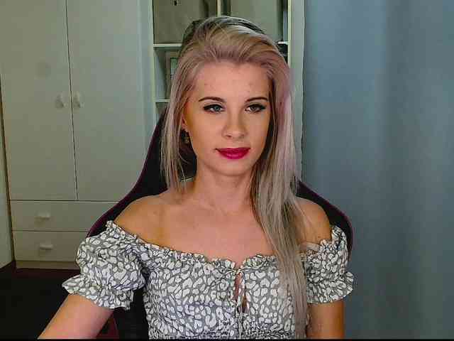 KristineNatural webcam