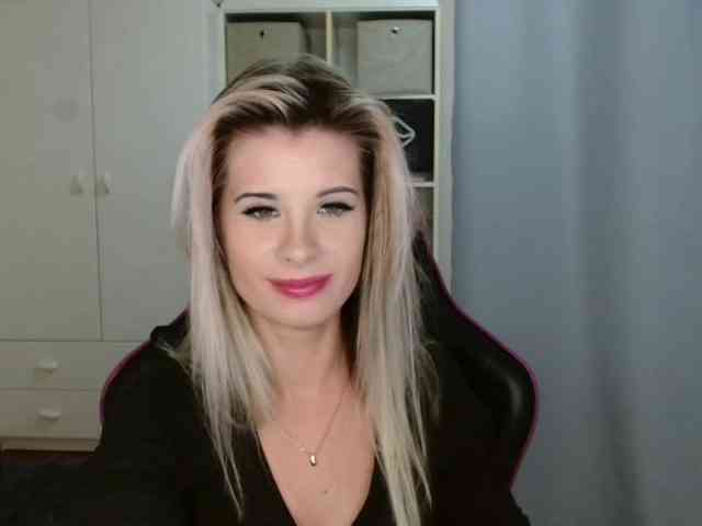 KristineNatural webcam