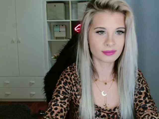 KristineNatural webcam