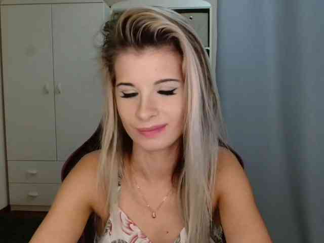 KristineNatural webcam