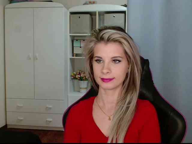 KristineNatural webcam