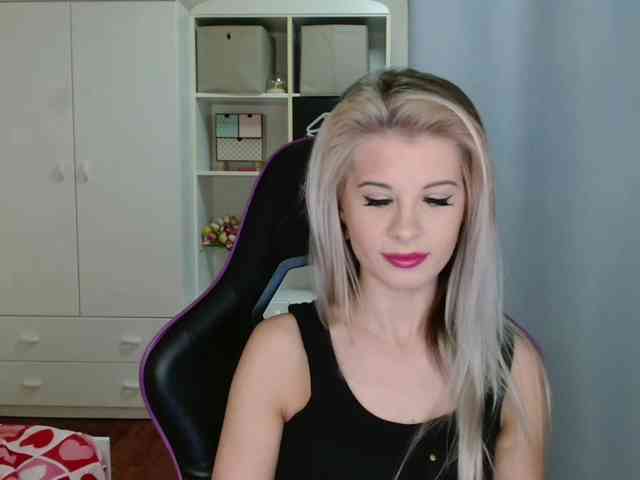 KristineNatural webcam