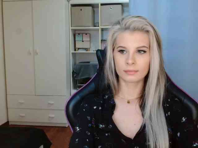 KristineNatural webcam