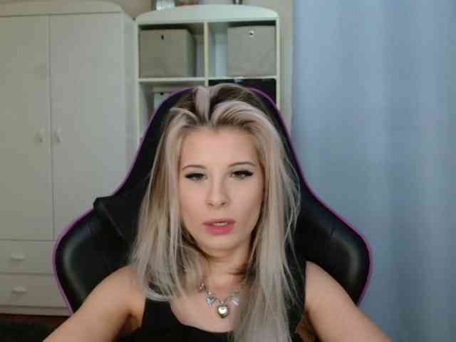 KristineNatural webcam